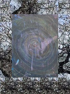 Espiral escuro pintado com João 1